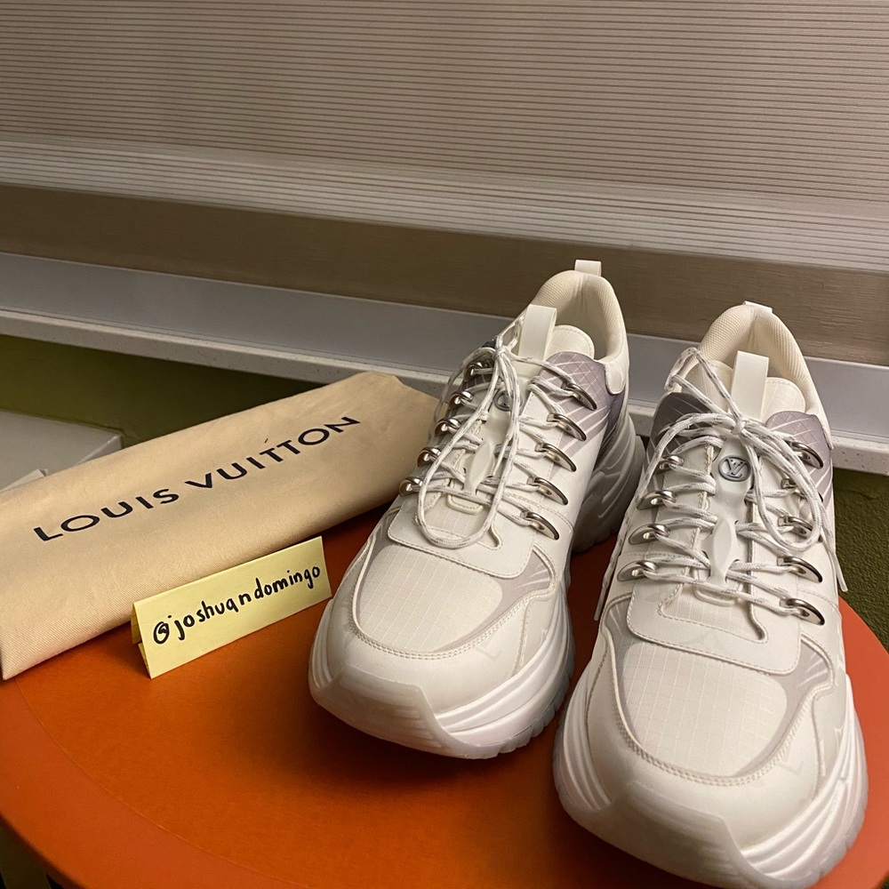 LOUIS VUITTON RUN AWAY PULSE SNEAKER